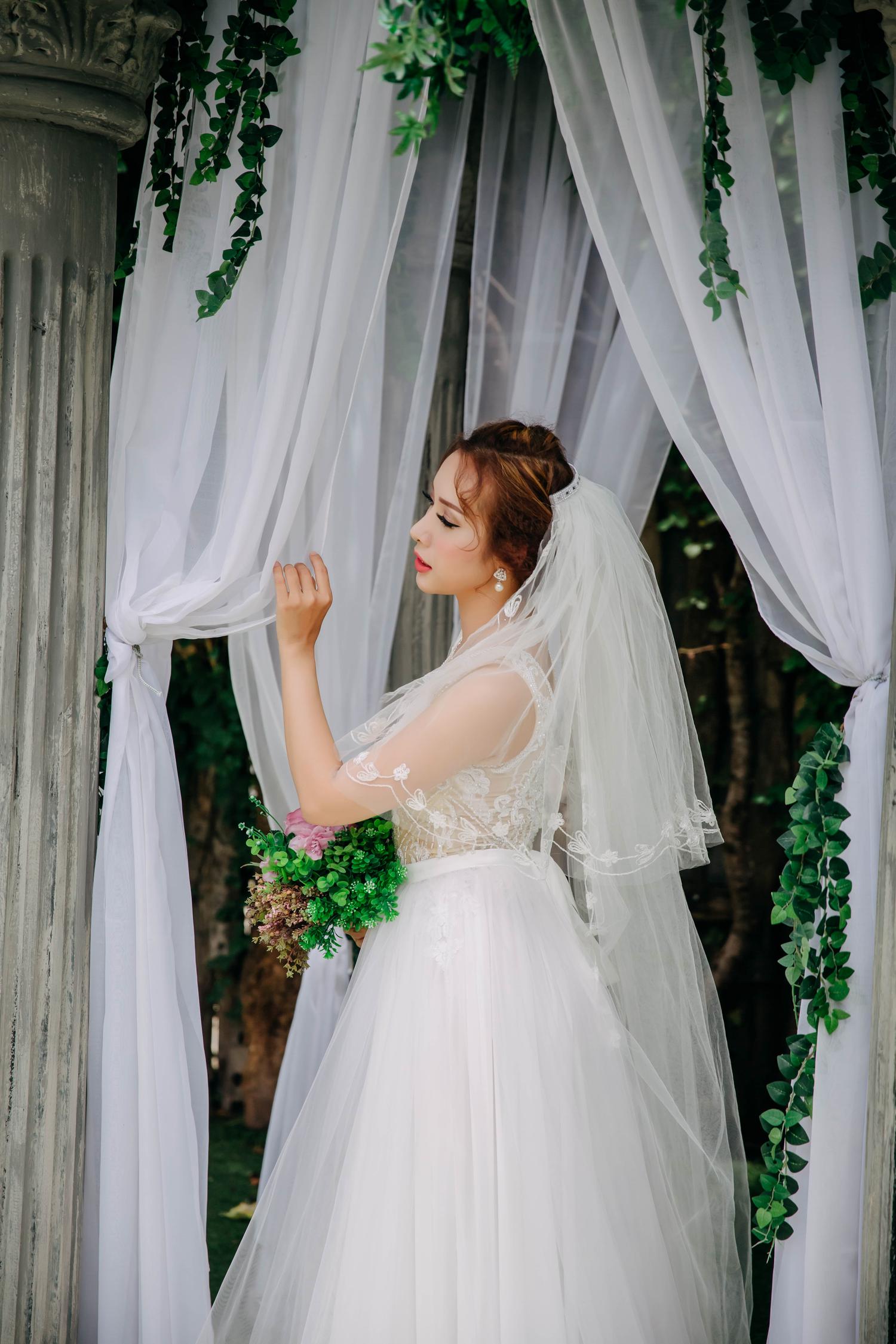 Địa điểm trang điểm cô dâu chất lượng nhất quận 10 tp hcm - Bật mí những “phù thủy” makeup cực đỉnh cho các nàng dâu